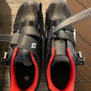 Like New Peloton shoes with cleats installed Sz 40